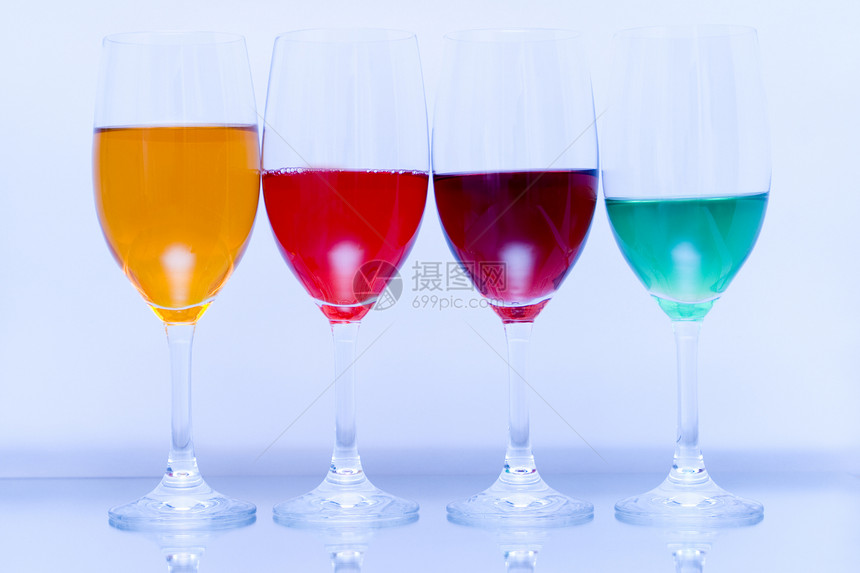 玻璃镜液体镜子气泡酒杯享受生活方式静物水晶冰晶酒精图片