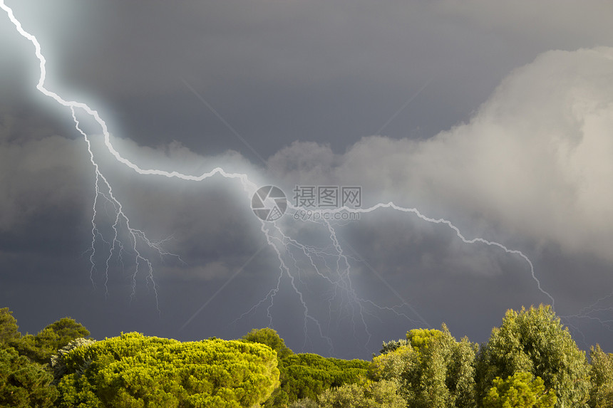 雷暴接近科西嘉活力灾难空气天堂力量海洋危险环境气象风暴图片