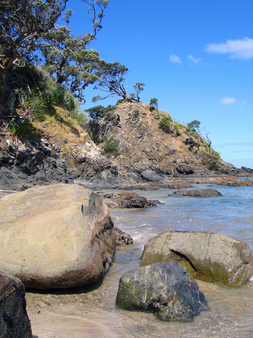 Whangapoua海滩 新西兰大障碍岛岩石沿海天空海岸泡沫风景海洋蓝色海浪屏障图片