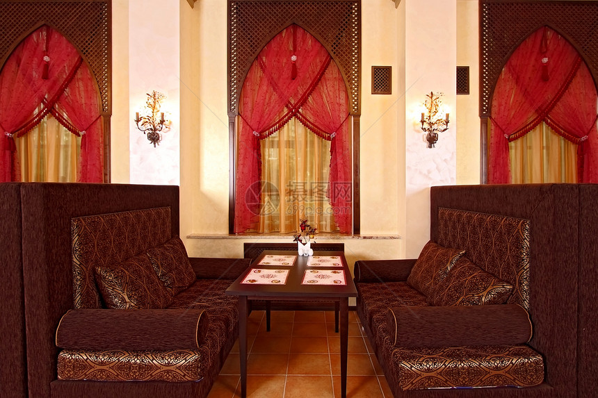 内部的餐厅椅子大厅沙发咖啡店服务装饰门帘房间地毯图片