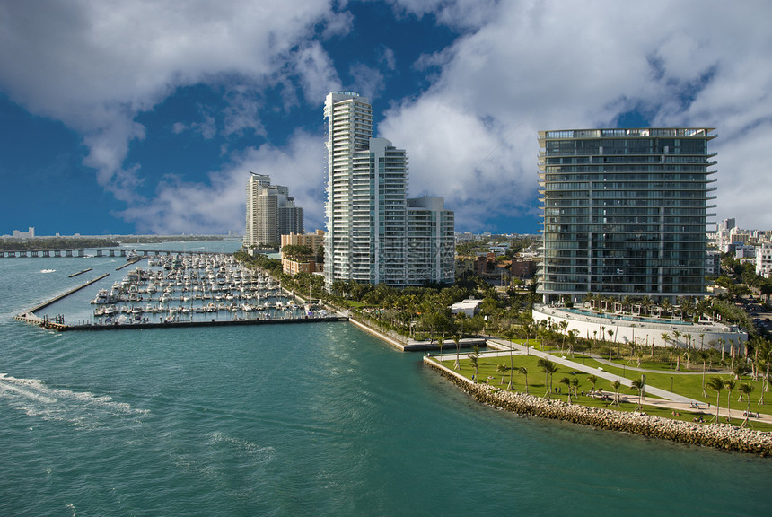 佛罗里达迈阿密海滩海岸线海岸晴天海洋酒店奢华商业旅游港口太阳建筑图片