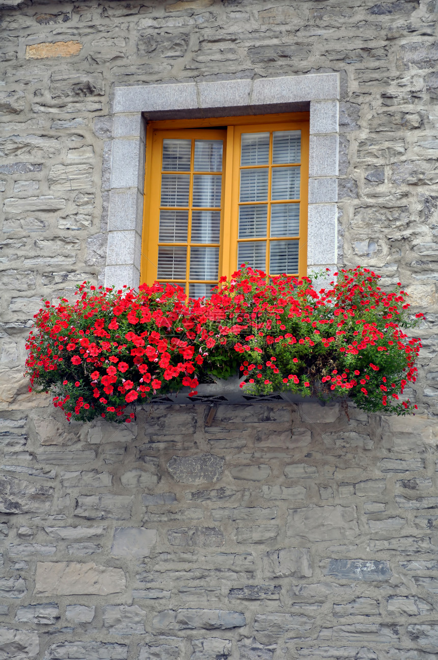 旧窗口石头红色房子图片