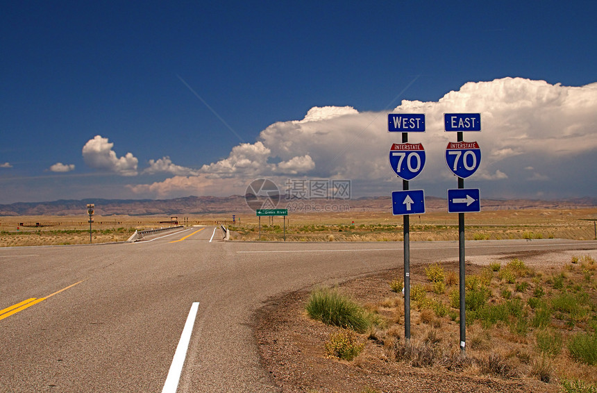 公路路标标志国家邮政沥青驾驶街道旅行交通运输天空乡村图片