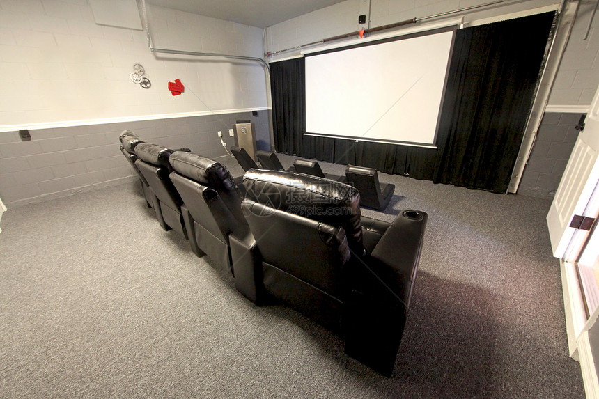 戏剧室投影白色房子窗帘建筑学房间电子椅子电影电视图片