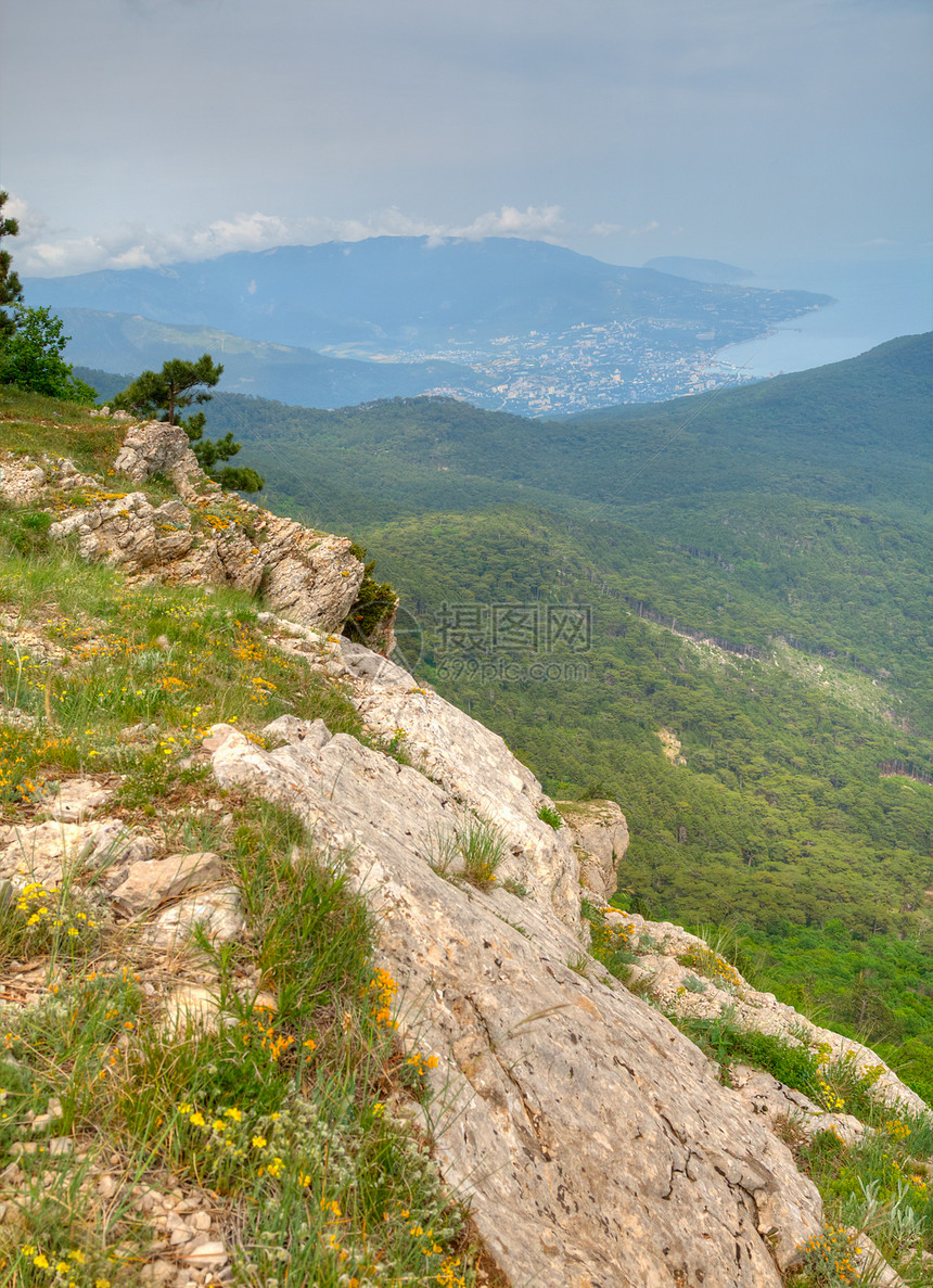 山坡视图地标石头天堂高地地平线旅游树木悬崖天线风景图片