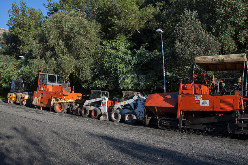 葡萄牙运输沥青车轮木头拖拉机图片