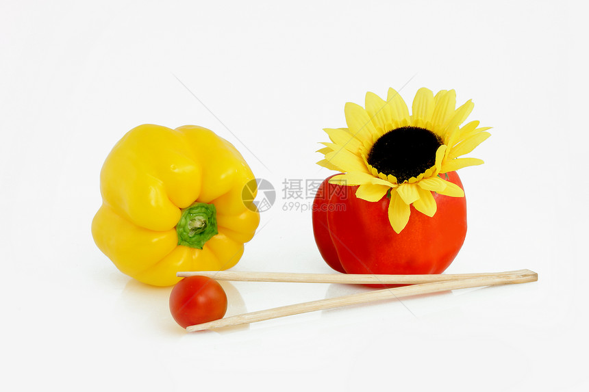 两胡椒沙拉向日葵背景植物饮食制品白色农产品水果生物图片