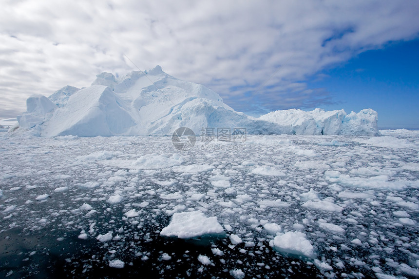 冰角白色蓝色天空海洋峡湾冷冻图片