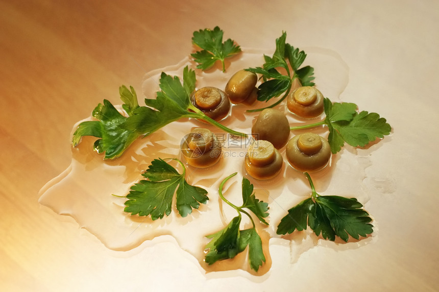 蘑菇蔬菜盘子食物黄瓜采摘绿色腌菜烹饪图片