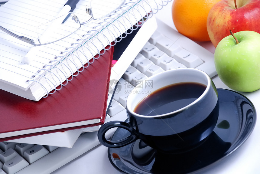 办公室间间笔记本咖啡工作水果饮料橙子键盘饮食电脑黑色图片