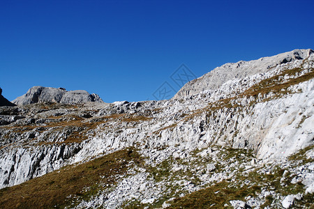 山区概况岩石蓝色天空巅峰石头野生动物背景图片