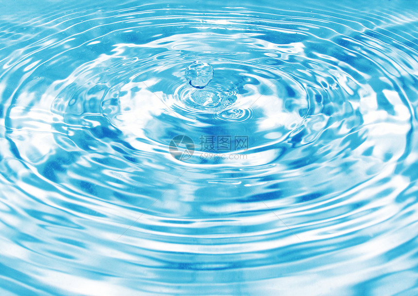 水滴插图白色宏观反射蓝色波浪液体图片