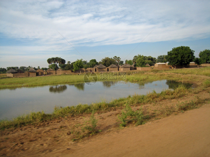 African村特写一个湖图片