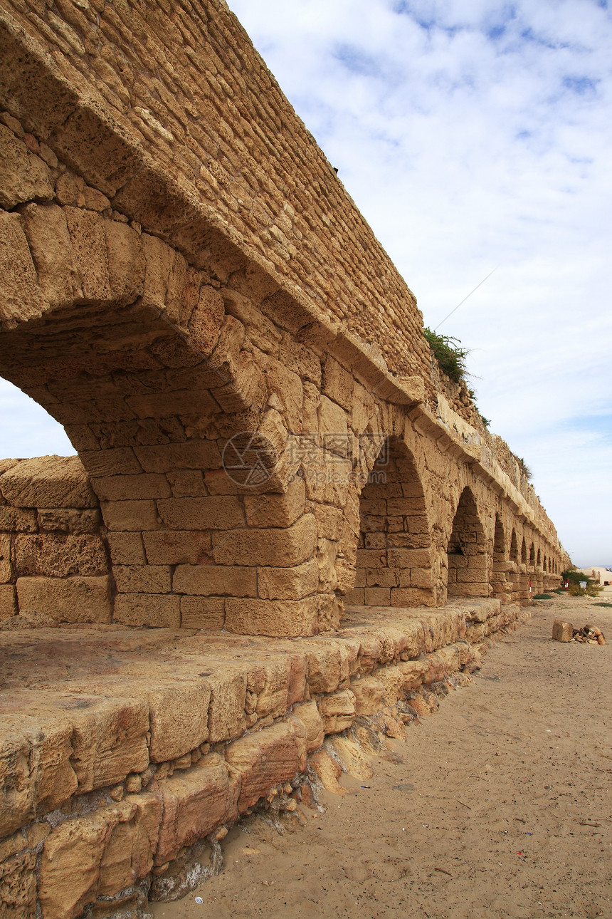 以色列 Kejsarija 市古城墙的遗迹图片