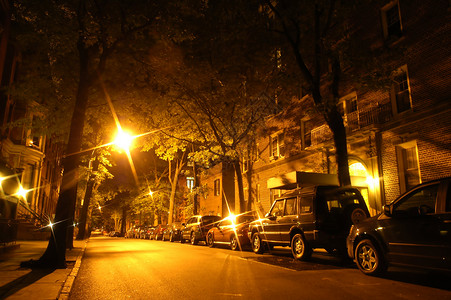 普通汽车夜街城市场景居住建筑学景观生活黄色汽车建筑背景
