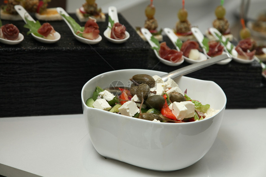 希腊沙拉团体念日派对美食金属桌子自助餐早餐餐饮推介会图片