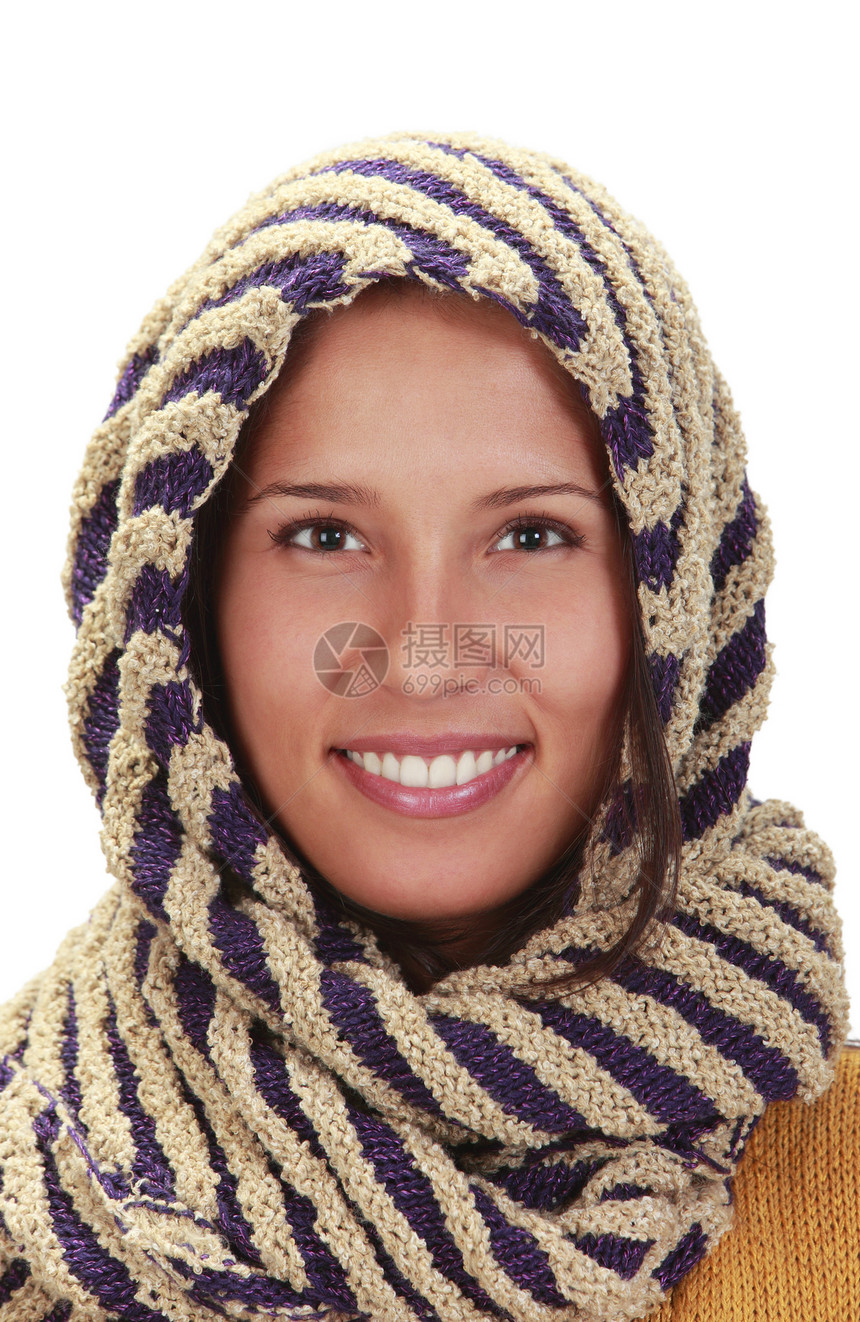 穿围巾的女人的肖像女性化套衫爆头温暖青少年针织品女孩棕色羊毛条纹图片
