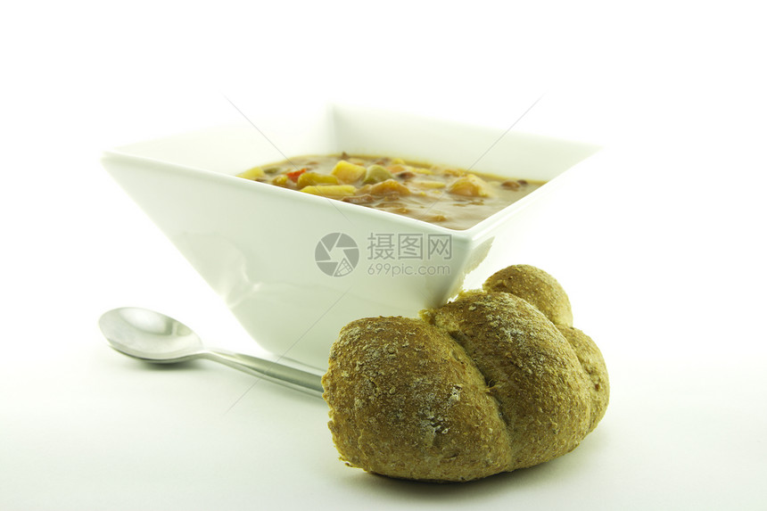 白碗的汤汤饮食餐厅勺子营养午餐香菜面包蔬菜肉汤美食图片
