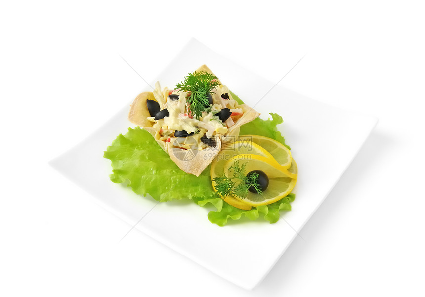 沙拉和蟹肉在篮子里产品面团餐厅烘烤草药盘子柠檬自助餐咖啡店小酒馆图片