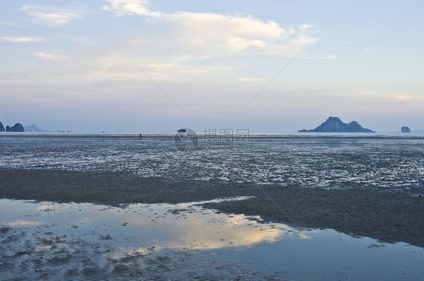 安达曼海日落假期反射海岸海洋旅行高尔夫球海岸线风景热带天空图片