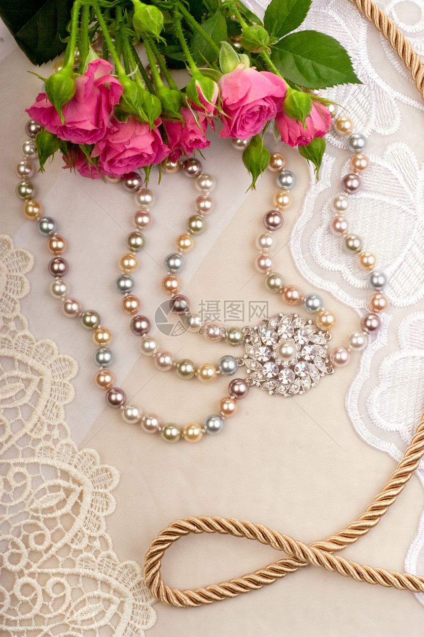 玫瑰和奢侈品粉色项链花丝花朵金属珍珠珠宝胸针刺绣装饰品图片