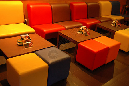 内地咖啡馆家具酒店咖啡店桌子房间休闲食堂午餐闲暇椅子背景图片