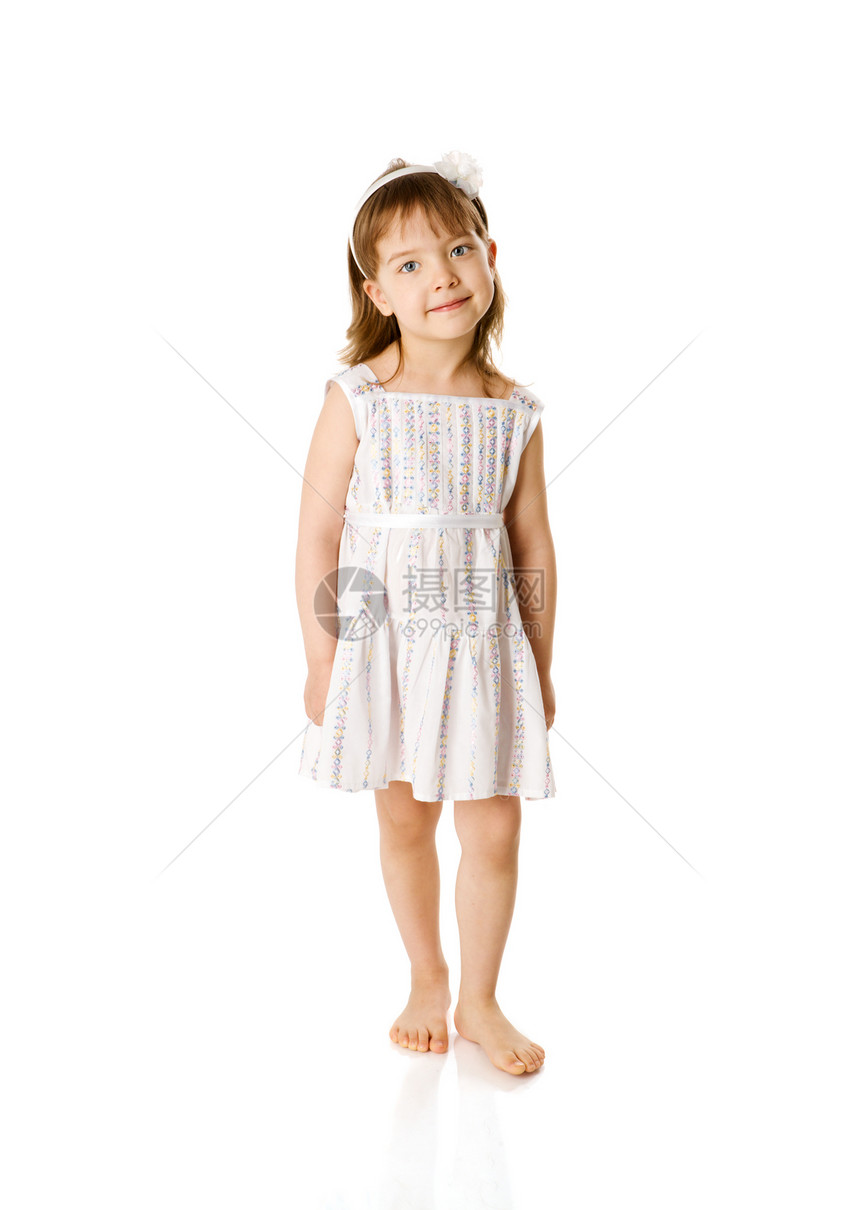 快乐的小女孩裙子童年喜悦金发福利白色长发活力女孩孩子图片