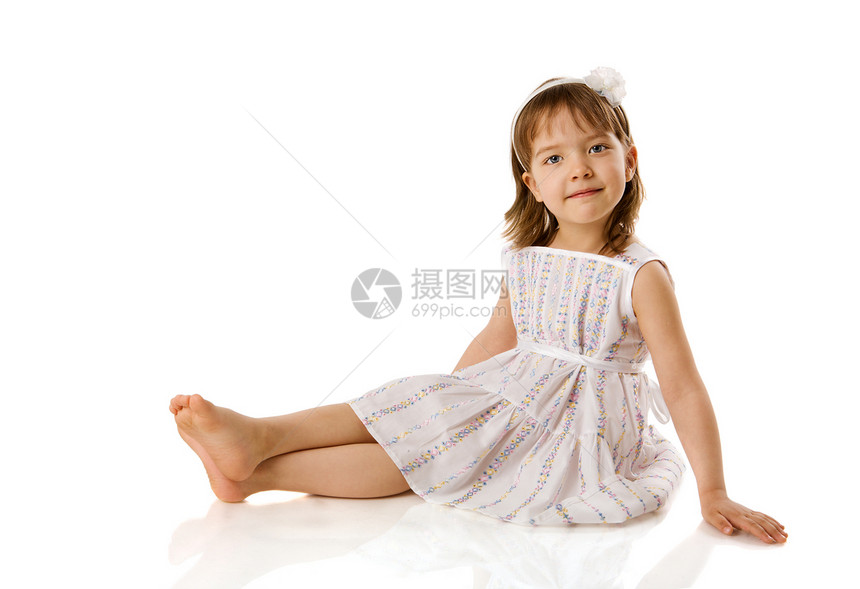 快乐的小女孩福利活力长发喜悦白色全身孩子童年女孩裙子图片