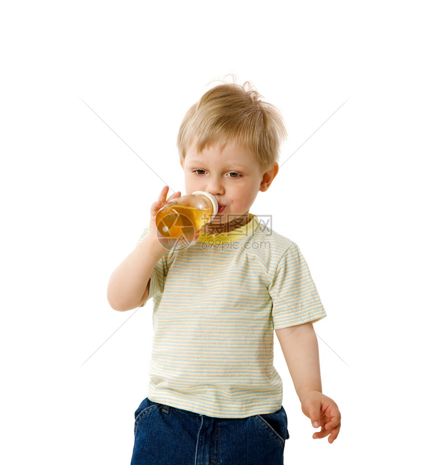 口渴男孩食物快乐白色童年儿子牛仔裤孩子男性药品果汁图片