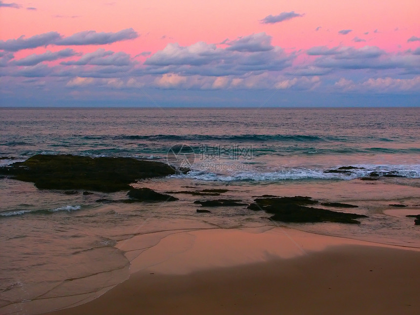 Nambucca头顶日落     澳大利亚冲浪海岸栖息地潮汐支撑反射橙子海岸线岩石致盲图片