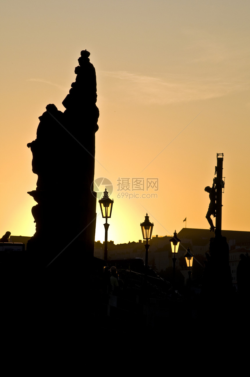 布拉格日落金子景观餐厅建筑天空街道地标场景艺术旅行图片