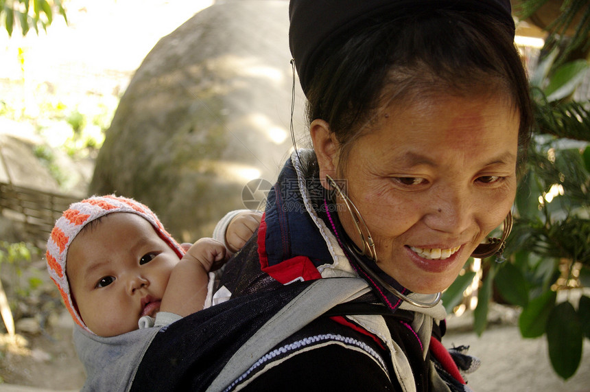 黑道族妇女和婴儿女性头饰少数民族山地衣服服装孩子戏服部落传统图片