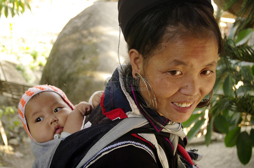 黑道族妇女和婴儿头饰孩子衣服部落种族服装女性乡村山地帽子图片
