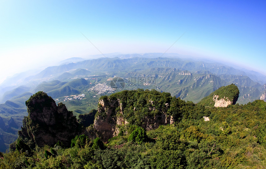 世界地貌公园泰山的景象树木森林蓝色踪迹旅行矿物茶点风景地质图片