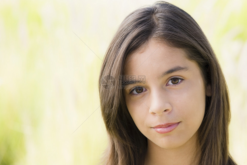 女少女倾斜少年水平青少年幸福青年童年女性孩子女孩图片