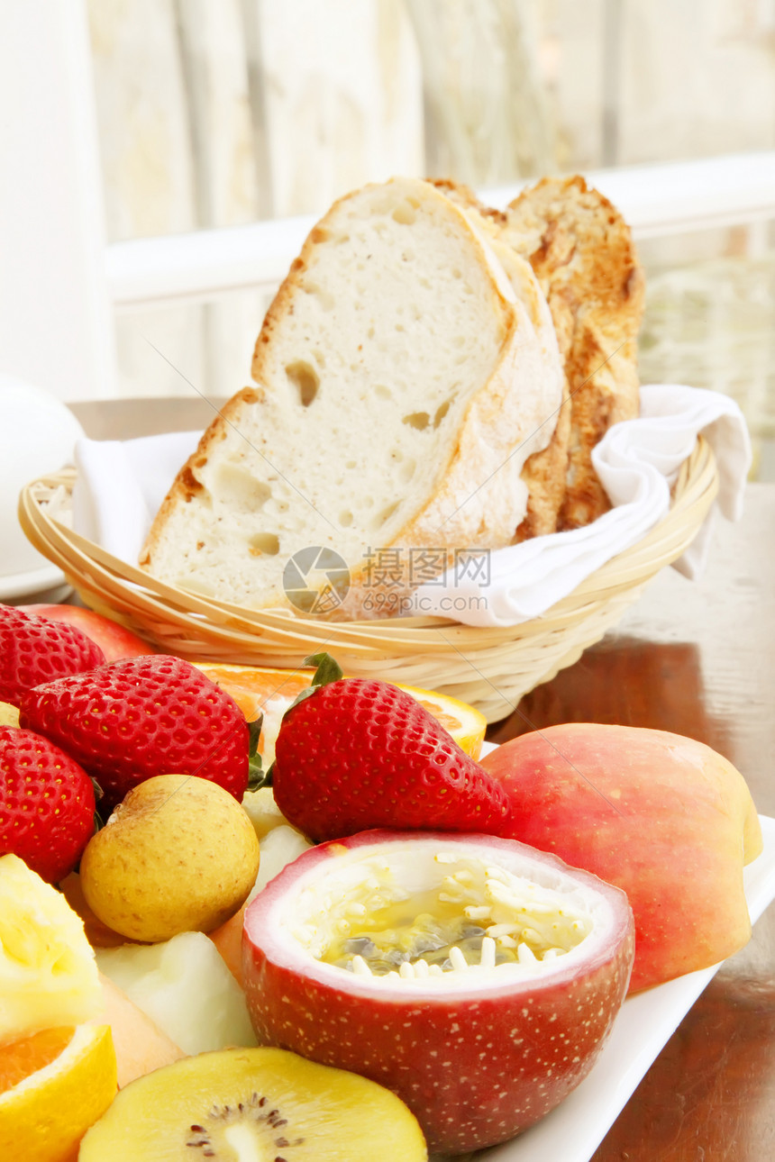 烤面包白色面包脆皮早餐篮子糕点食品硬皮食物水果图片