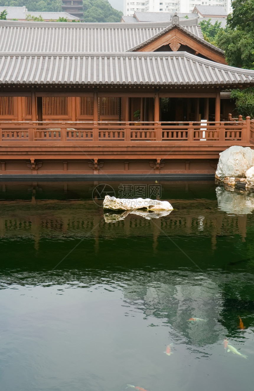 池塘附近的中华传统房屋水池寺庙场景建筑建筑学历史性房子院子木头历史图片
