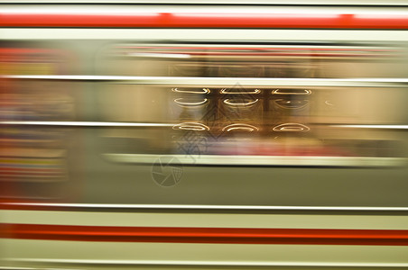 地铁运输旅行仓库平台条纹运动民众城市火车红色背景图片