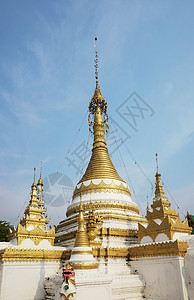 郑康寺晚上在梅红子的宗教寺庙城市建筑学太极文化背景