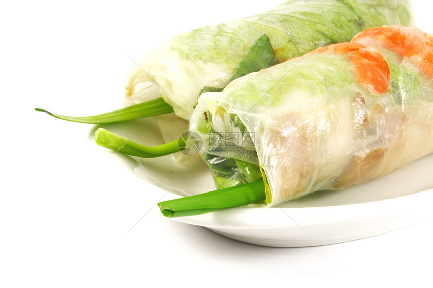 新鲜手工制春卷美食豆腐对虾油炸蔬菜海鲜沙拉洋葱食物盘子图片