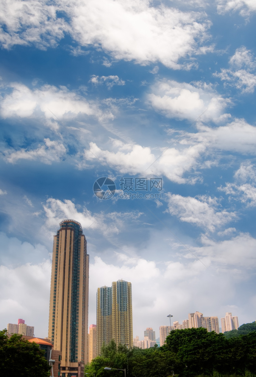 现代高楼公寓触摸天空房子风景景观住宅大厦建造建筑学财产住房市中心图片