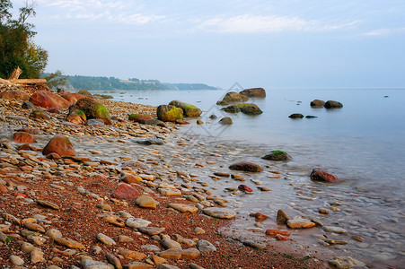 布列点巨石全景石头海岸碎石矿物边缘鹅卵石天空支撑背景图片