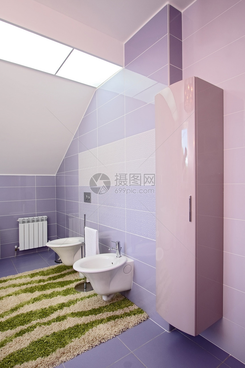 房间壁橱洗手间房子白色住宅玻璃地面灯光镜子框架图片