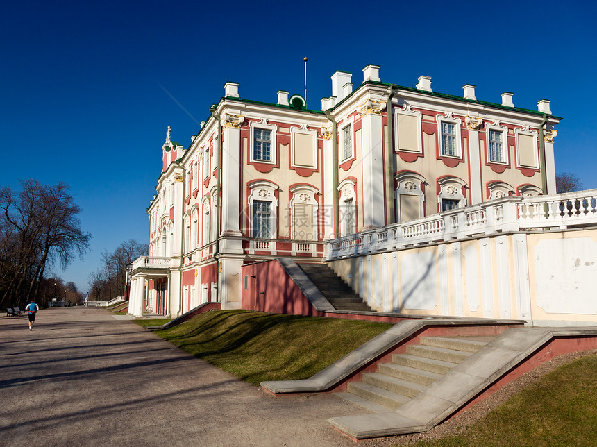 爱沙尼亚塔林Kadriorg宫红色旅行建筑首都大厦场景遗产建筑学花园公园图片