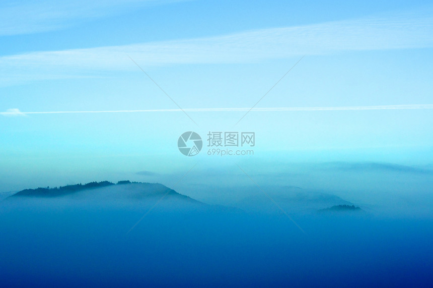 雾自然山脉蓝色图片