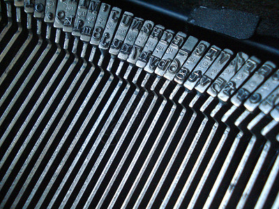 旧打字机宏观商业古董水平机器字母金属背景图片