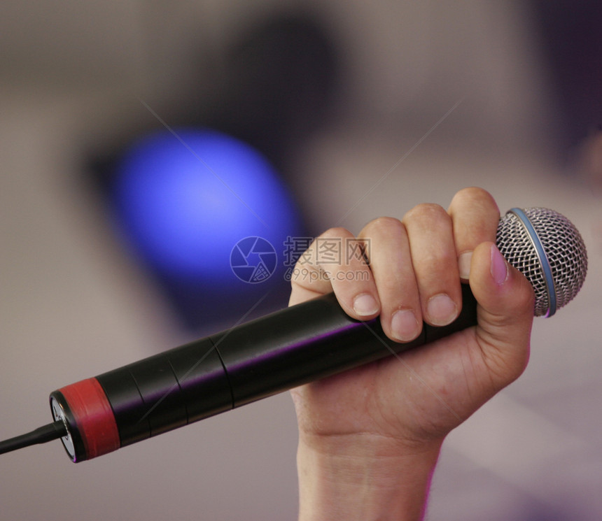 麦克风在舞台上说话娱乐岩石讲话居住音乐音乐会乐器记录歌手图片