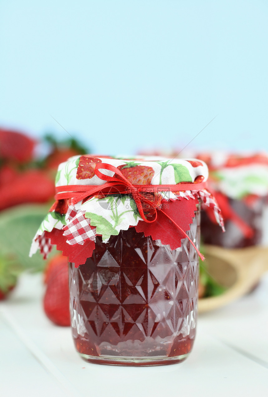 草莓酱丝带食物静物甜点白色浆果早餐装罐营养水果图片