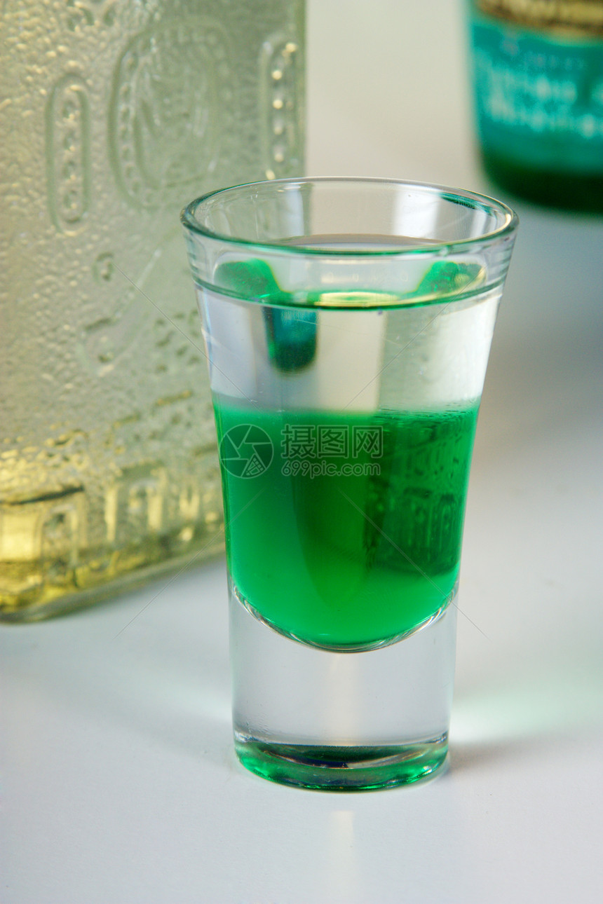 公鸡排瓶子酒精绿色玻璃美食图片