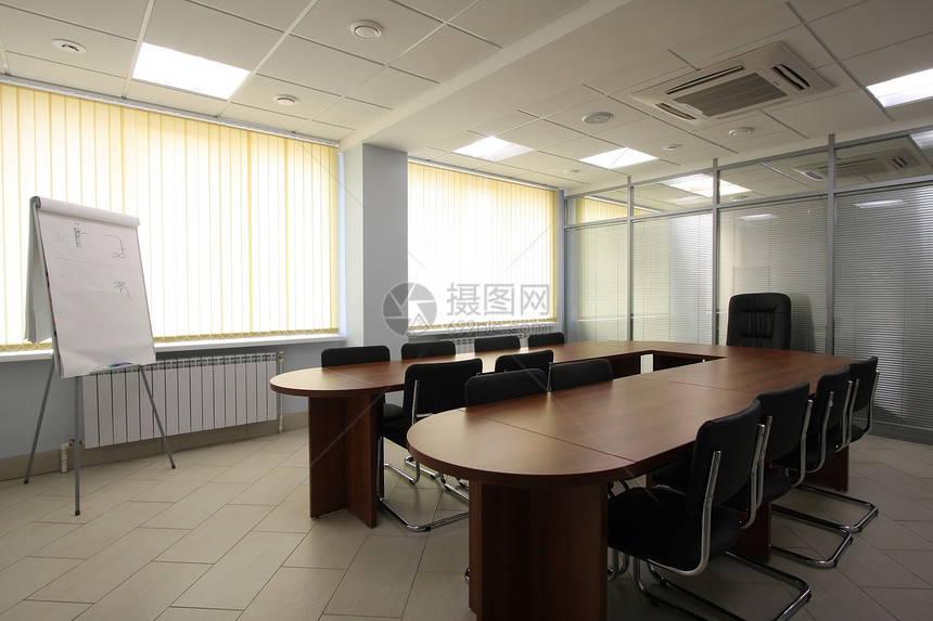 大厅棕色会议调解办公室水平椅子灰色桌子窗户木头图片